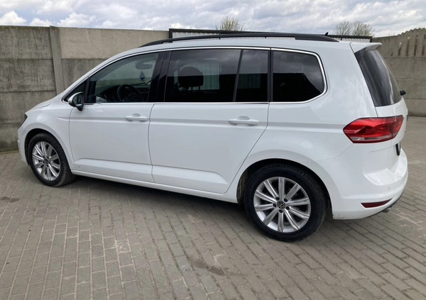 Volkswagen Touran cena 129800 przebieg: 24600, rok produkcji 2023 z Wschowa małe 781